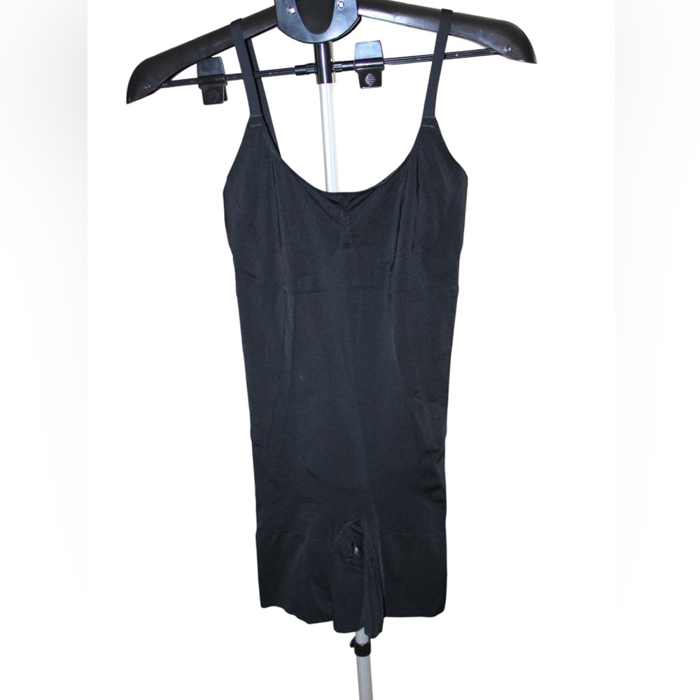 Spanx Black Full Body Shaper Bodysuit Size Large Mid Thigh